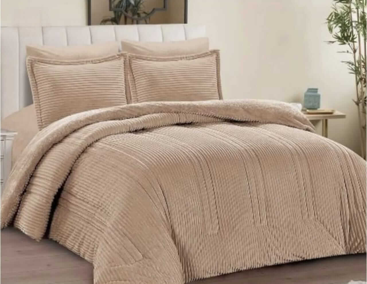 طاولة طعام فضى