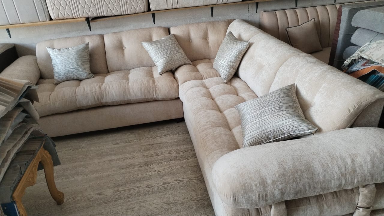 أثاثات منزلية: الدليل الشامل لاختيار قطع وتصميمات تعكس شخصيتك وتدوم طويلاً