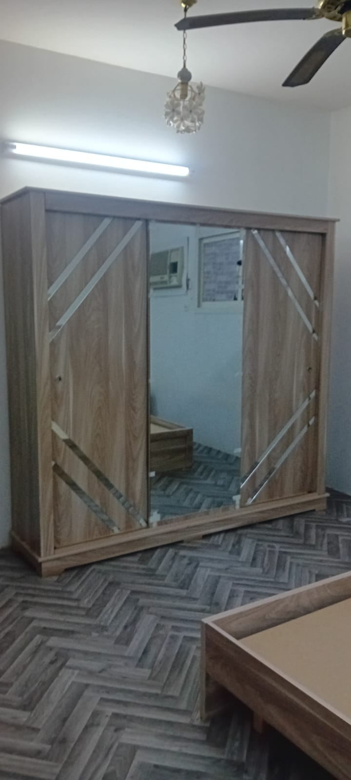 دواليب ملابس جاهزة: دليل اختيار الخزانة المثالية لبيتك